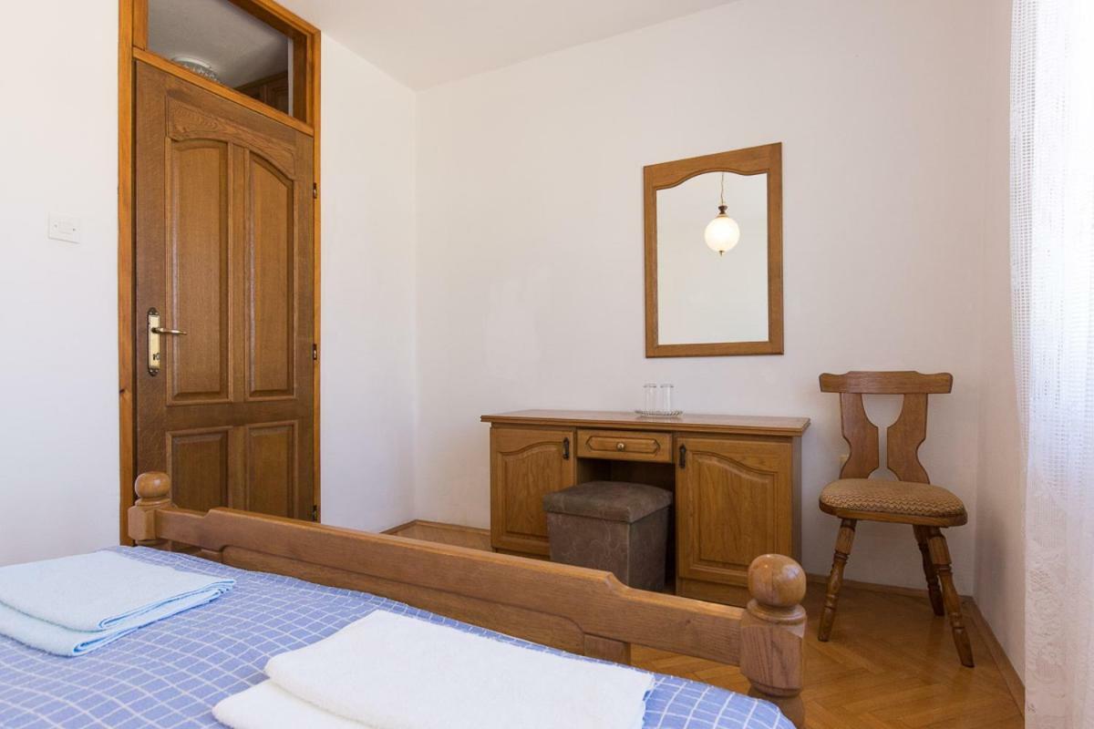 Rooms Miramare Krk Town Buitenkant foto